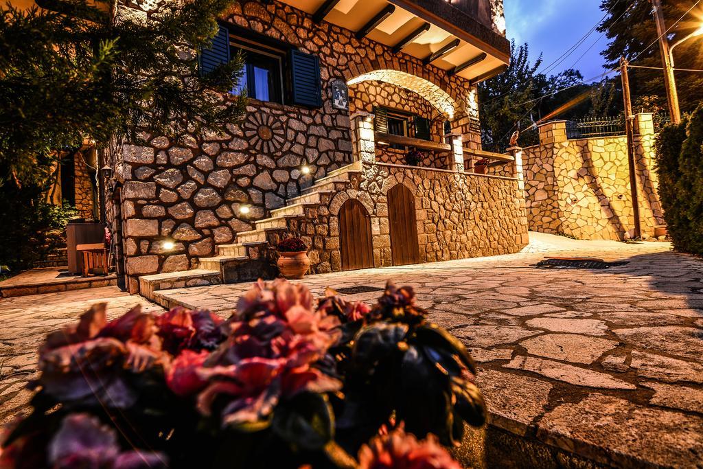 Camelia Suites Synikia Mesi Trikalon Buitenkant foto